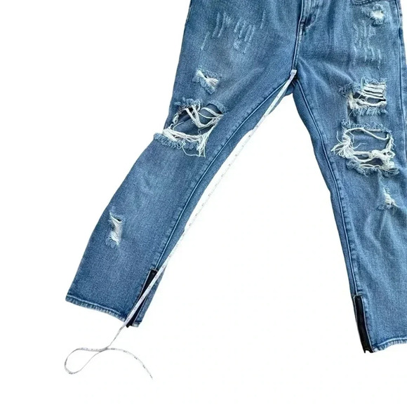 Kendall & Kylie Light Blue Distressed Boyfriend Jeans denim, 3 quarter length - Picture 7 of 9